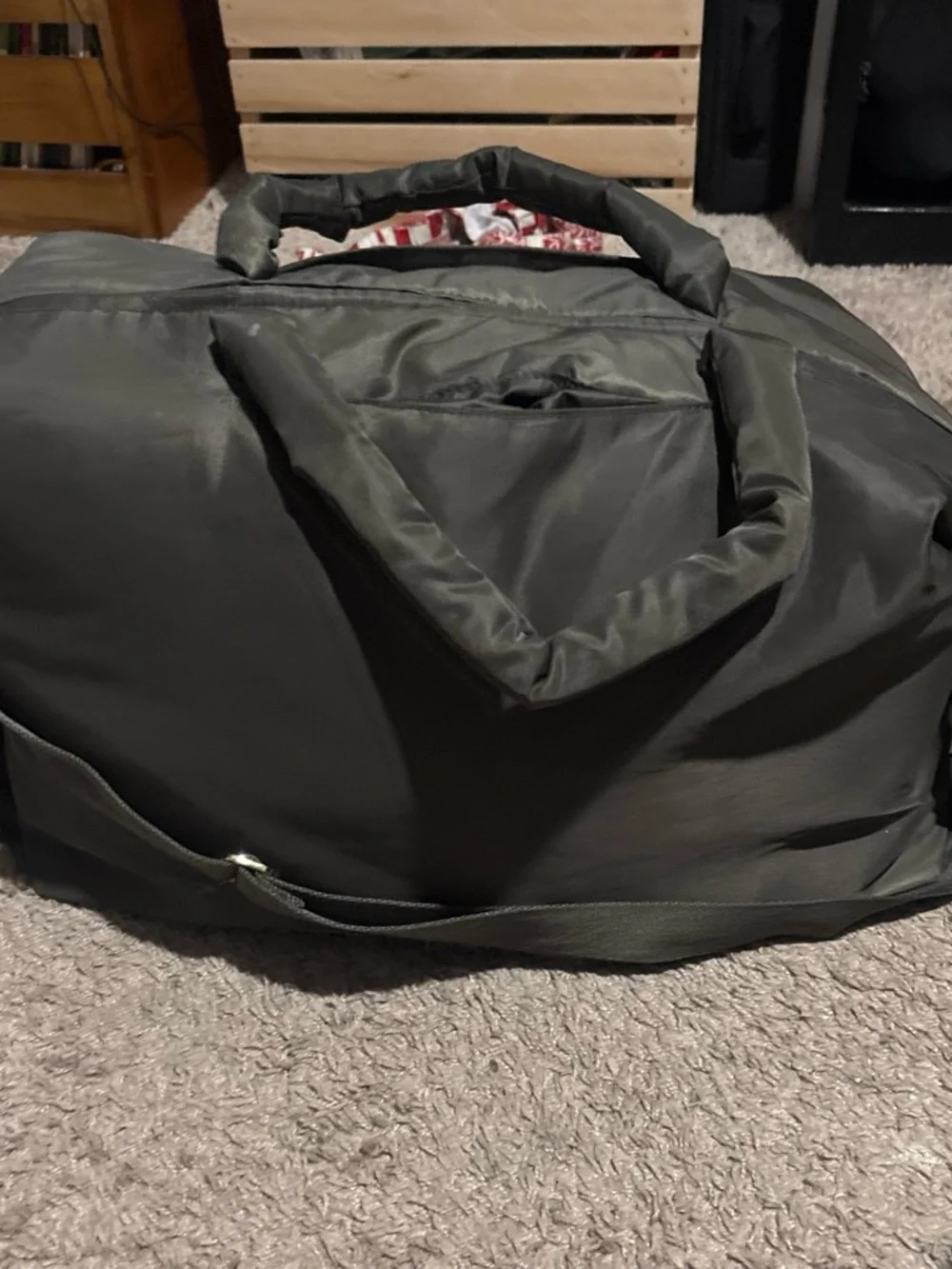 Classic Black Men's Duffel Bag with Padded Carry Handles